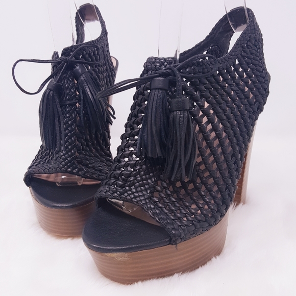 •SALE• Pencey Alexus Black Woven Booties - Picture 2 of 9